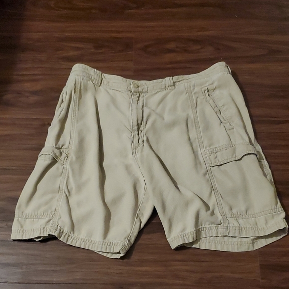 Tommy Bahama Other - Tommy Bahama Cargo Shorts for Men
